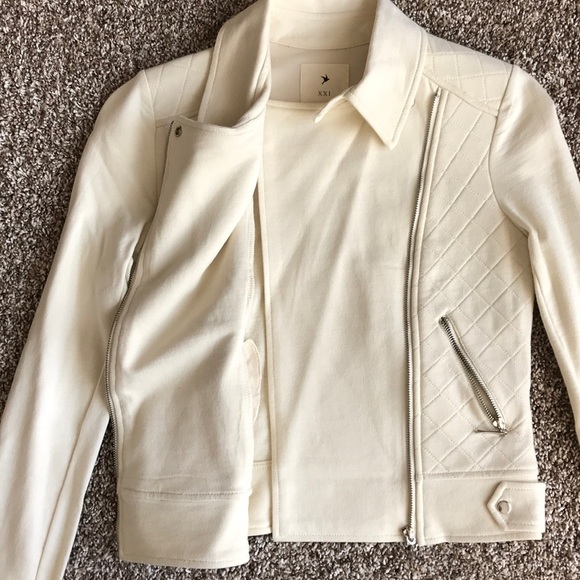 *NWOT* Off-White Stylish Jacket - Picture 4 of 5